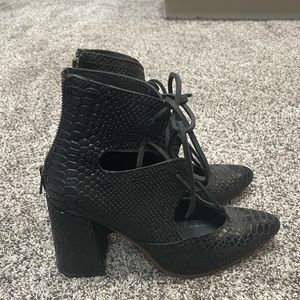 Freebird Joyce, size 8, black snake